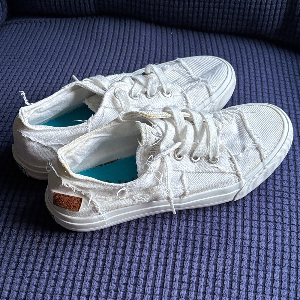 Women’s blowfish sneakers